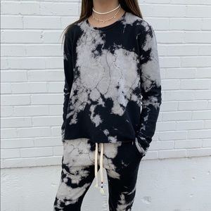 Marble Cross Pullover